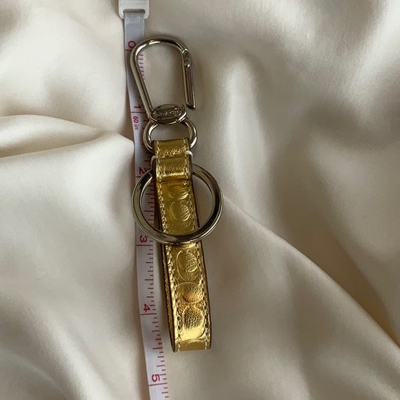 COACH gold keychain - Picture 8 of 8